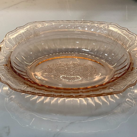 Charmed Pink Art Deco Depression Glass Bowl with Handles - Picture 4 of 16